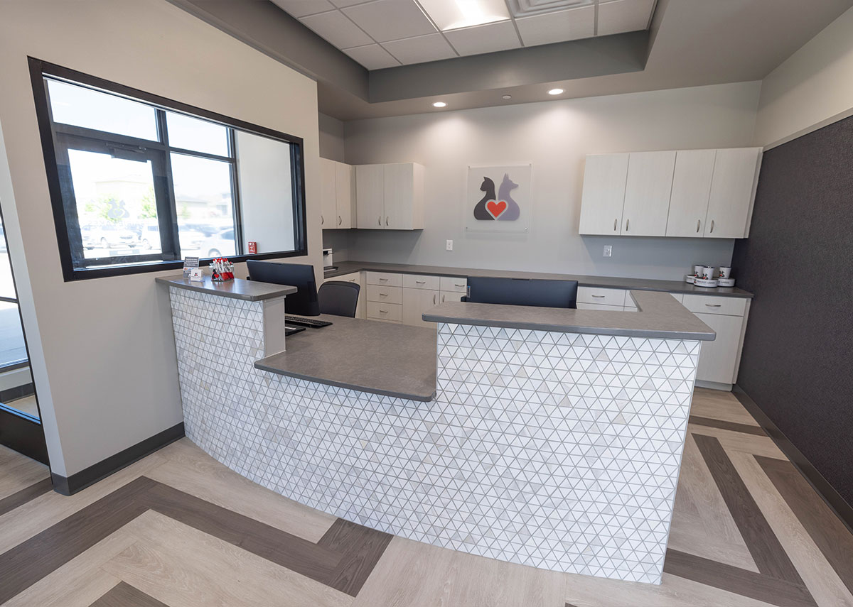 Prairie Lakes Pet Hospital Front Desk